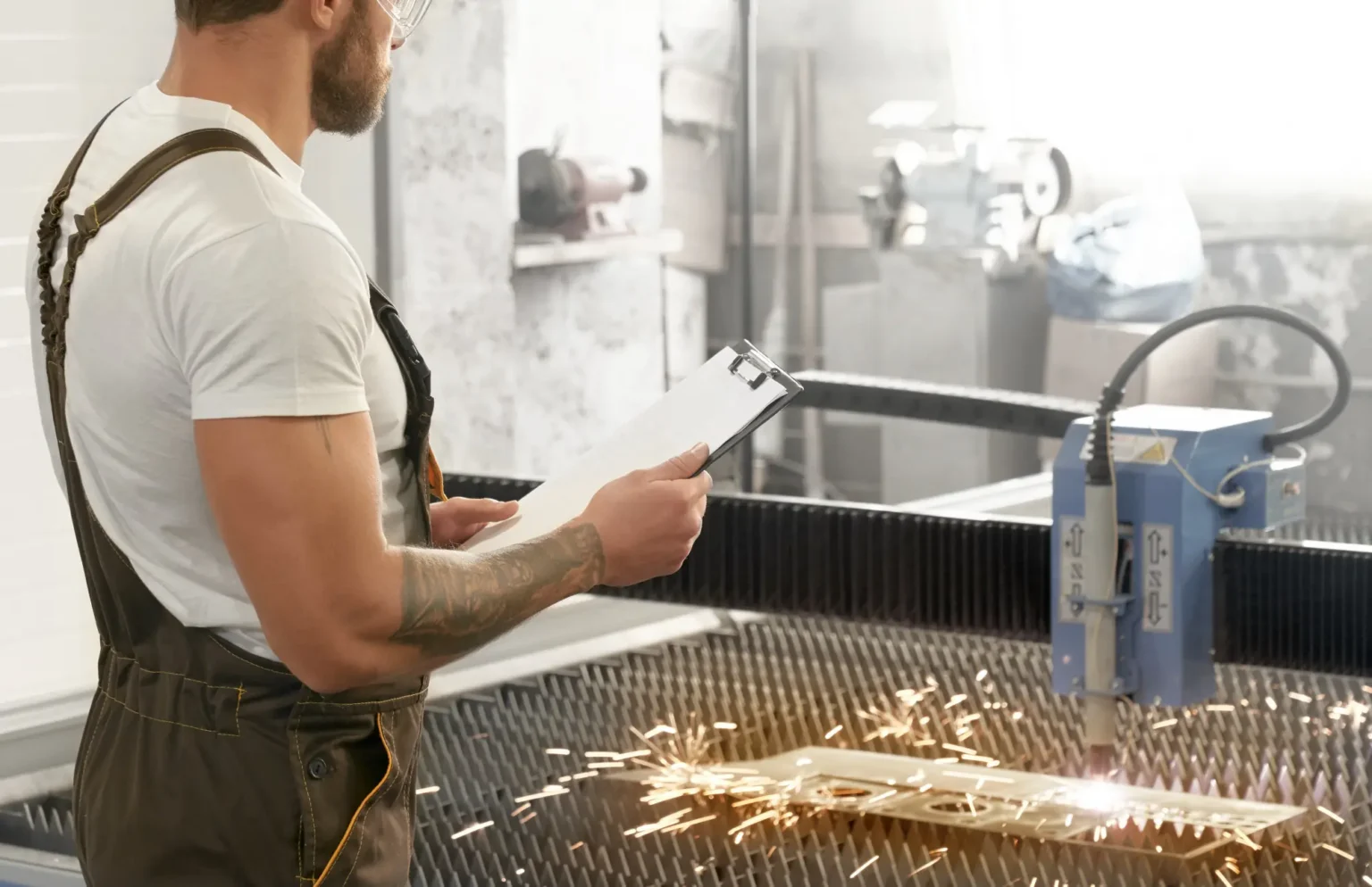 Dampers y Louvers: Cómo evitar fugas de presión en su sistema de ventilación industrial
